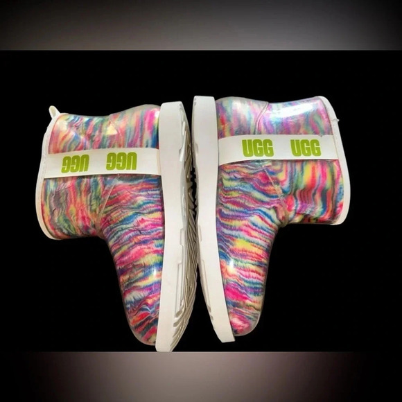 UGG CLASSIC CLEAR MINI PIXELATE MULTICOLOR WATERPROOF BOOTS SIZE 5 - Picture 2 of 8